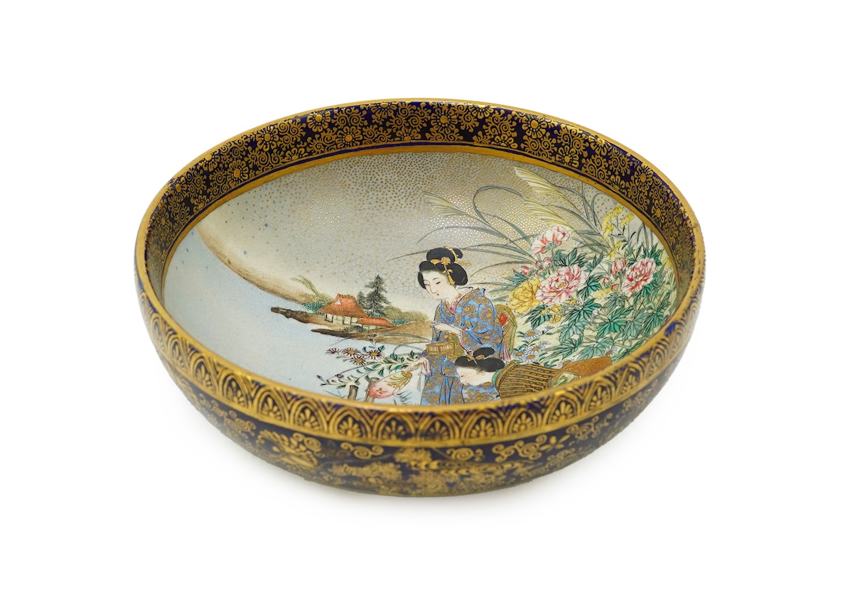 A Japanese Satsuma bowl, by Kinkozan, Meiji period